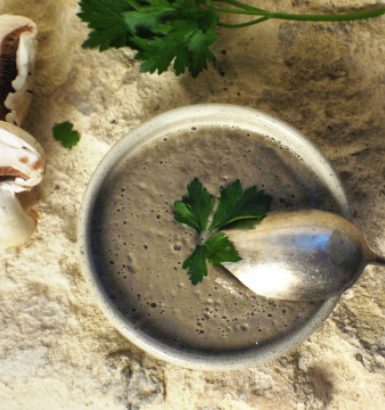  Soupe onctueuse aux champignons  au lait de sarrasin 